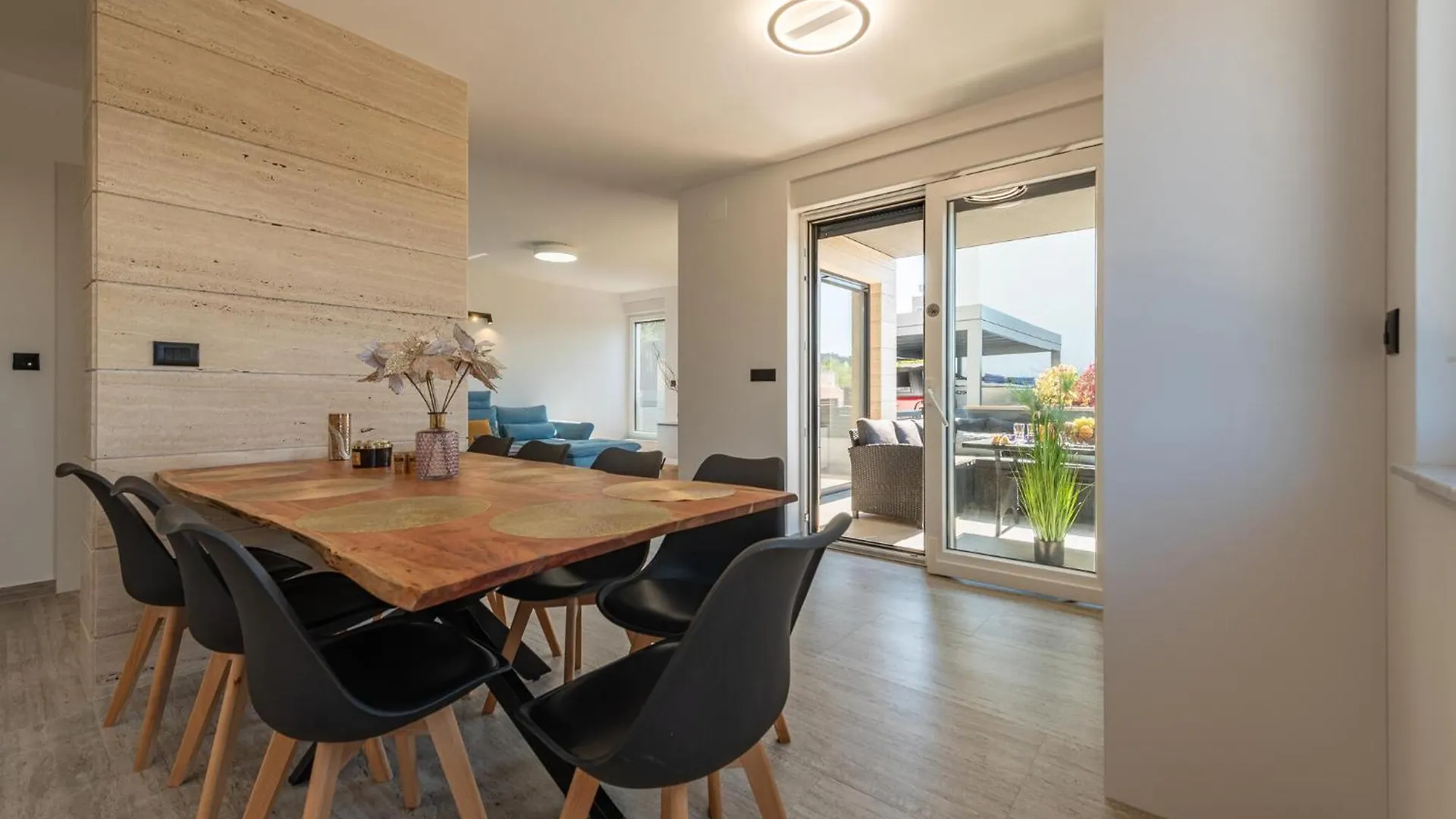 3 Bedroom Awesome Apartment In Kozino Croatia