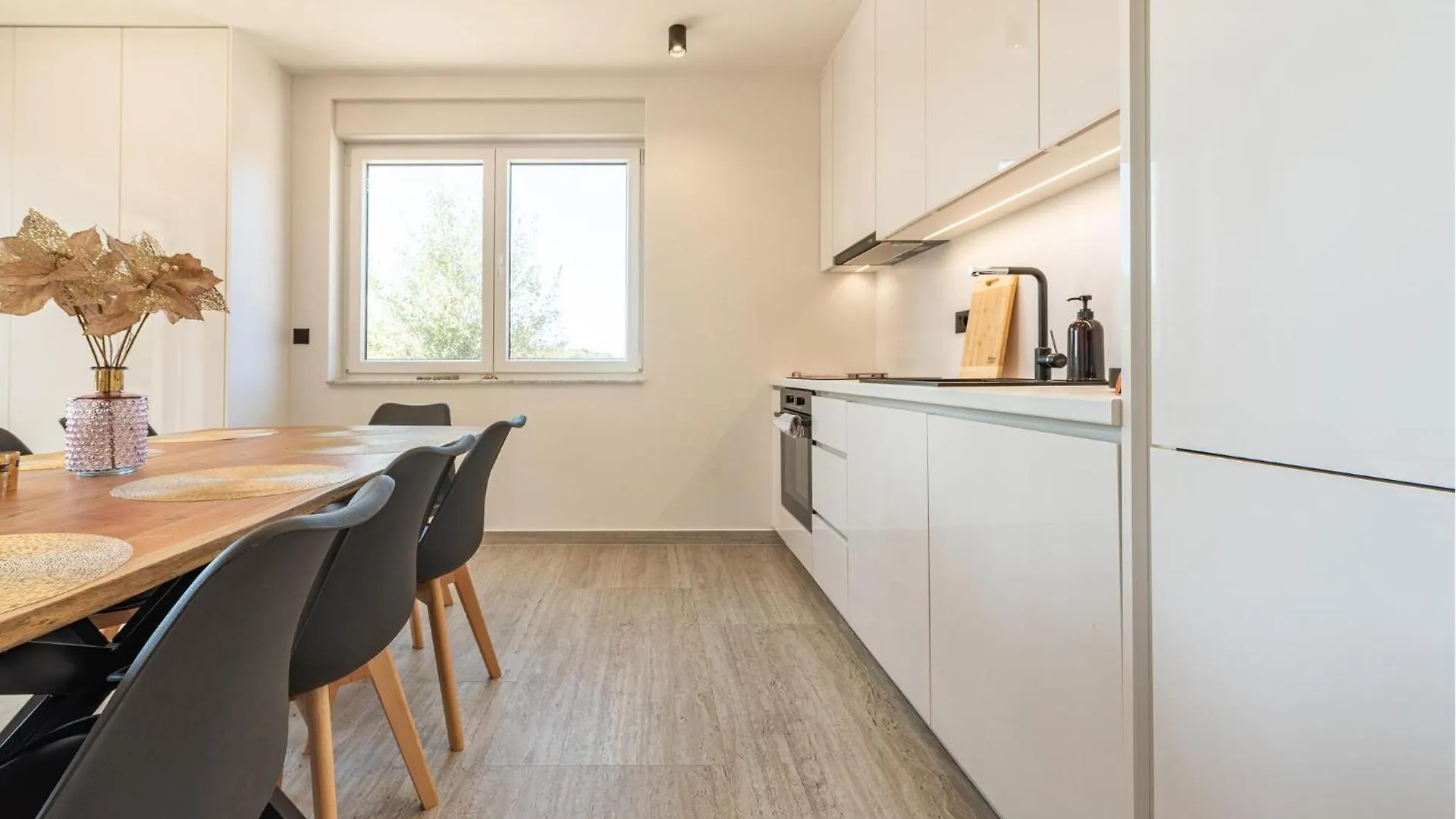 3 Bedroom Awesome Apartment In Kozino Croatia