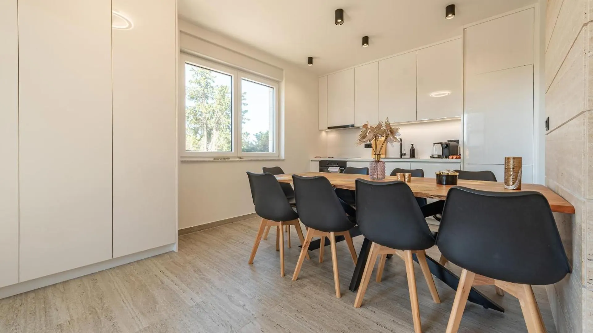 3 Bedroom Awesome Apartment In Kozino